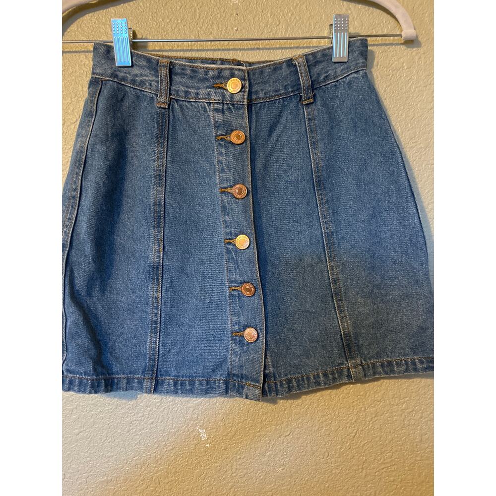 Forever 21 women’s skirt